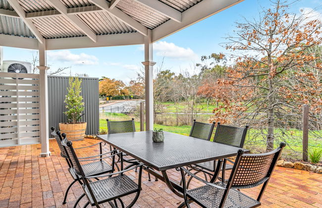 Grandview Accommodation - The Elm Tree Apartments - Photo 41