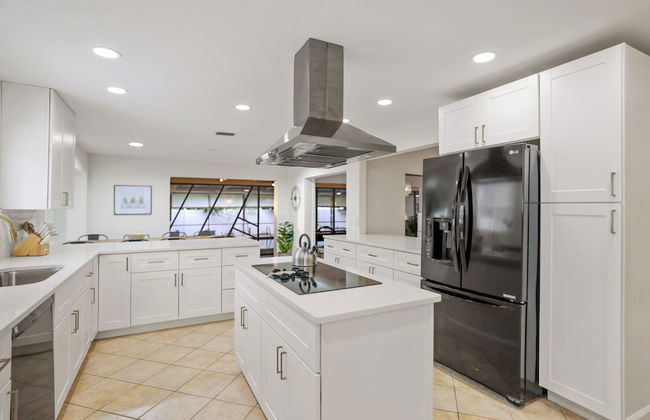 Golden Retreat: Expansive 6BR Home w Heated Pool ~ - Foto 65