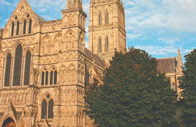 Entrada a la catedral de Salisbury - Foto 1