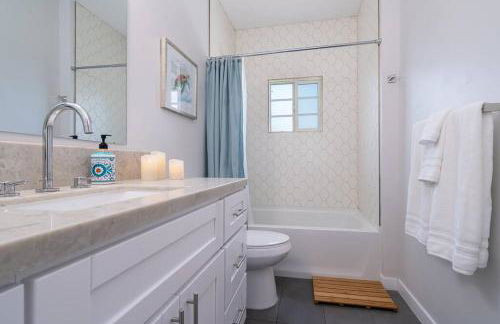 Fabulous New 4BR/3BA House in Mission Hills - Foto 20