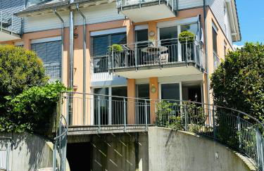 Lakefront View Entire Apartment with 2 bedrooms, 2 full bathrooms & Balcony Waterview - Foto 70