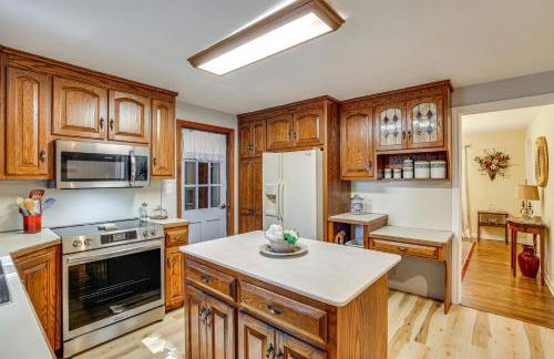 Family Getaway in Bristol Near Trails and Parks! - Foto 9