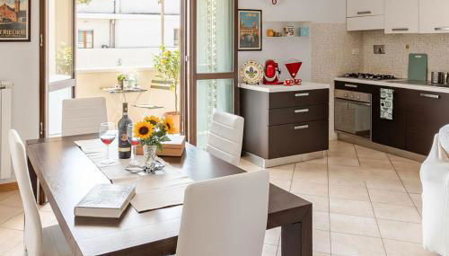 Spacious, with private Parking, 2 bedrooms 2 bathrooms - Comfortable and Bright Apartment in Florence with Private Parking Garage - Just Few Minutes walking From Historic Center - Foto 2