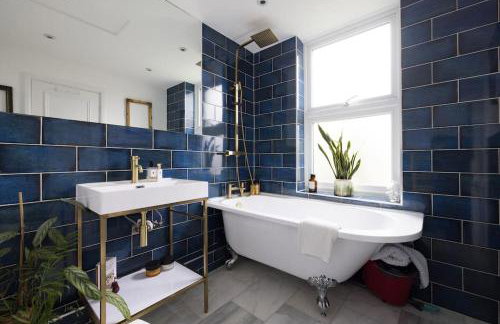 Stylish 2-Bed Loft Apartment with Terrace 2 min walk to Fulham Tube Station - Foto 2