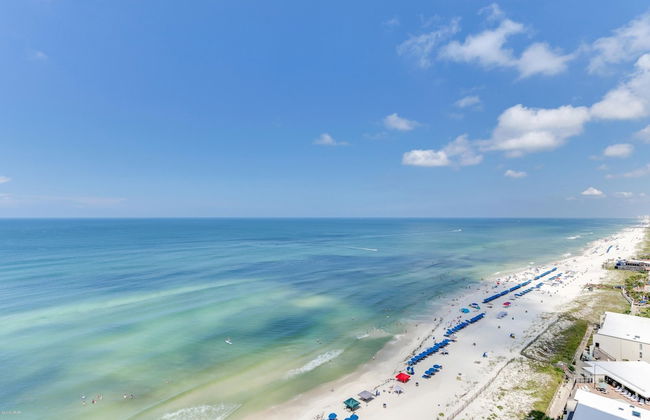 Relaxing Beachfront Condo with Beach Access - Unit 1603 by RedAwning - Foto 34