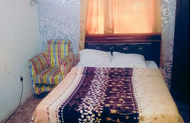 Room in House - Unrivaled Comfort at Val's Residence With King-sized bed - Foto 5