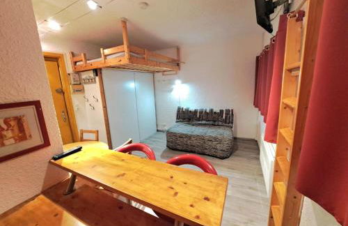 STUDIO CHALEUREUX aux pieds des pistes de ski des Glovettes - Foto 2