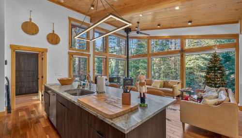 Black Diamond Chalet! Quiet, Private Mountain Luxury- Near Tamarack Resort- Lake Cascade - Foto 5