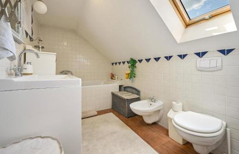 2 Bedroom Amazing Home In Vrtlinovec - Foto 32