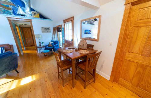 The charming Glenn Cottage! Walk to Lake Michigan! - Foto 12