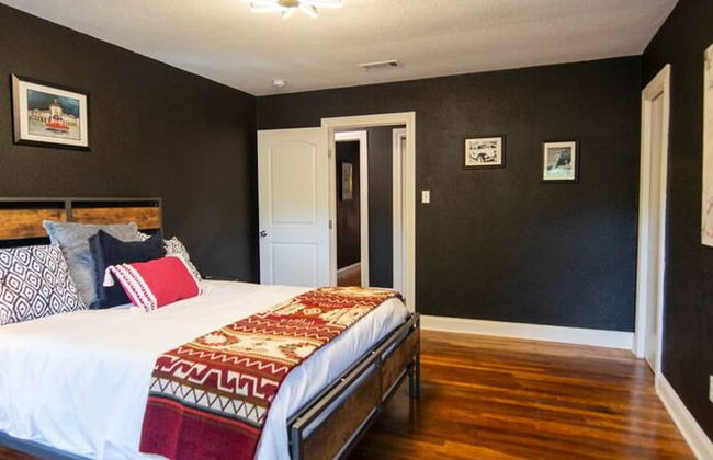 The Mod Poppy Large Home 10 Minutes From it all - Foto 11