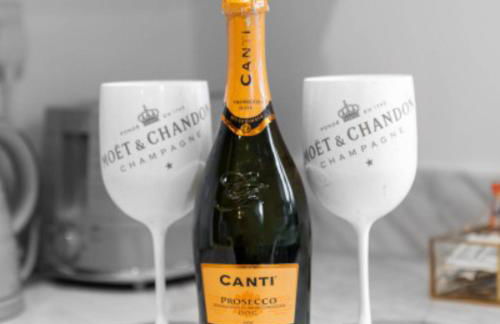 Modern Two Bedroom Apartment - Netflix - Balcony - Secure Parking 2MC - Foto 23