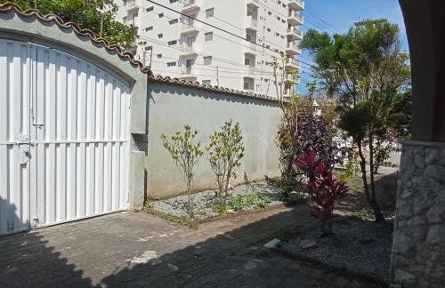 Casa 30 metros da praia com wifi e garagem 6 carros - Photo 40