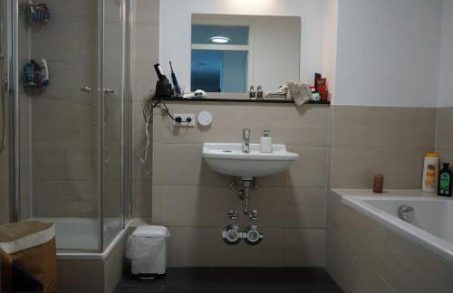 Elegant Furnished Apartment in Central Cologne for Long Stay - Photo 17