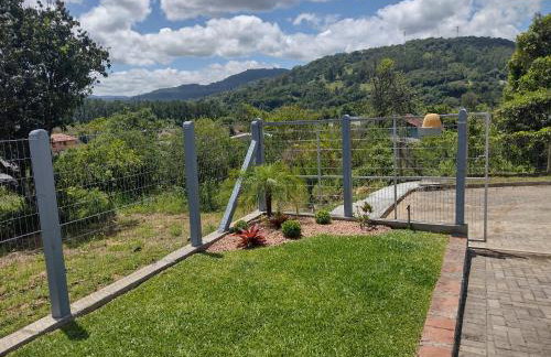 Grey House, próximo a Gramado e ao Templo Budista - Foto 34