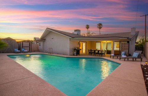 North Vegas Family Oasis 4BR, Pool, BBQ, Games - Foto 24