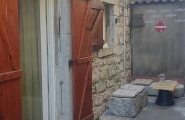 Les Bancs d'Autrefois, maison climatisée avec WIFI au centre de Ruoms - Foto 18