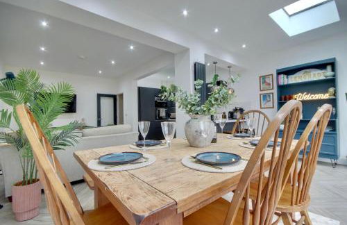 Clover lodge Portsmouth luxury home with off road free parking - Photo 2