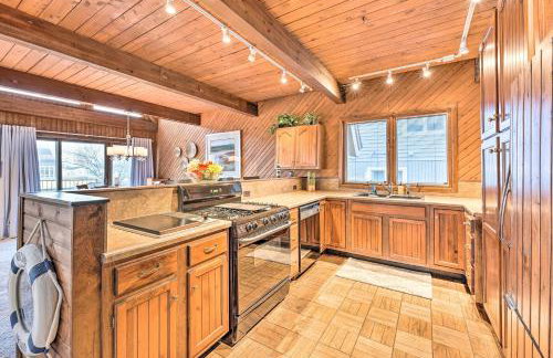 Spacious Syracuse Getaway with Waterfront Deck! - Foto 10