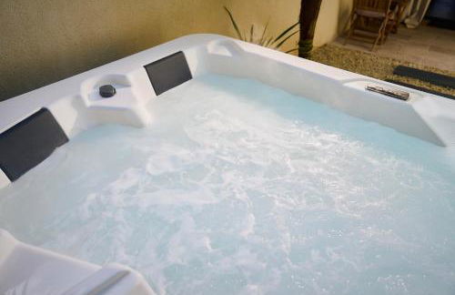 Suite atypique - Jacuzzi spa privé, en centre ville de Cognac - Foto 30