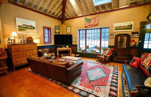 Gorgeous Green Mountains Vacation Rental with a Pool in Manchester, Vermont - Foto 12