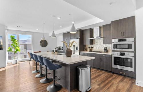 Amethyst Sky Loft - Elevated Two-Story Waterfront - Foto 3