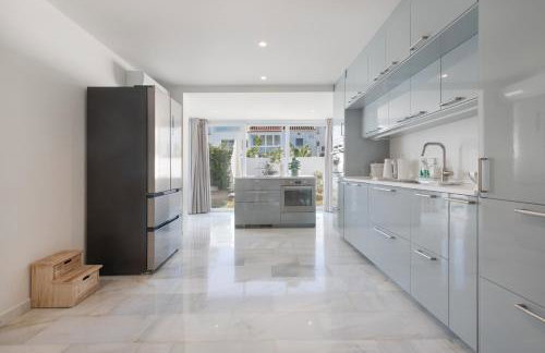 Luxurious And Modern Family Home - Foto 8