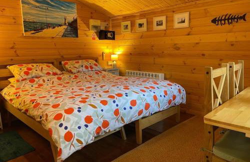 Cosy Cabin, hidden from the main house - Sleeps 2 - EV - Foto 35