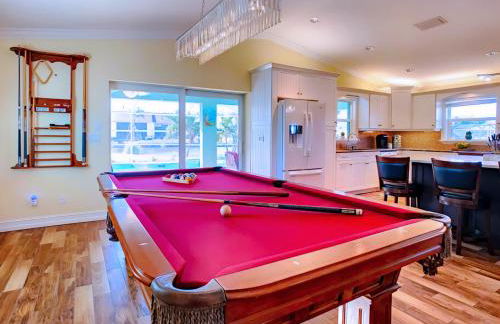 On The Water! Sleeps 12! 2 King Masters, Golf, Fishing, Bbq, Pool, Spa, Pvt Yard - Foto 8