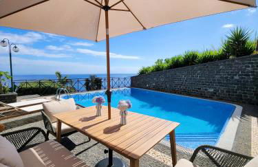 Villa Ocean Wave Calheta - Oversized Pool & Stunning Ocean Views - Photo 15