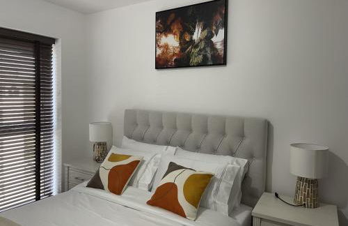 The Comfort, with Free Parking, Harlow - Foto 12