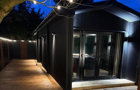 Rural Romantic Cabin-Hot Tub & Outdoor Kitchen - Foto 9