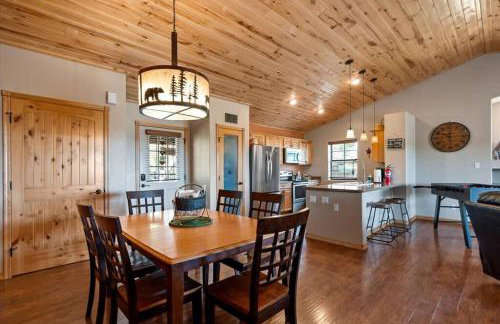 Cabin with Wild Horses, Fireplace, Dog Friendly & StarLink - Foto 10