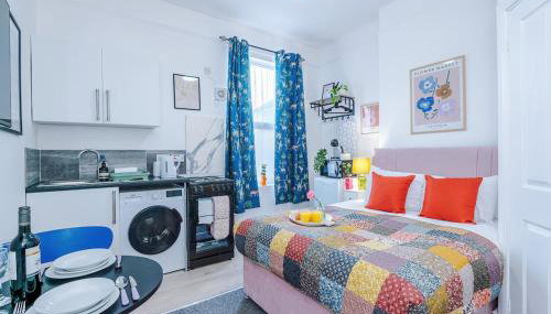Jephsons Lodge Studio 7 - Town Centre, WiFi, Free Disney & Prime - Foto 1, towels, stove