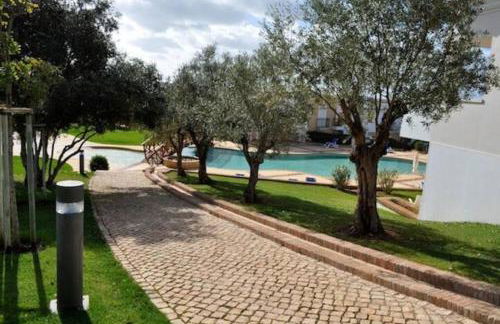 Lovely 3 Bedroom Villa with Pool in Great Location - Foto 28