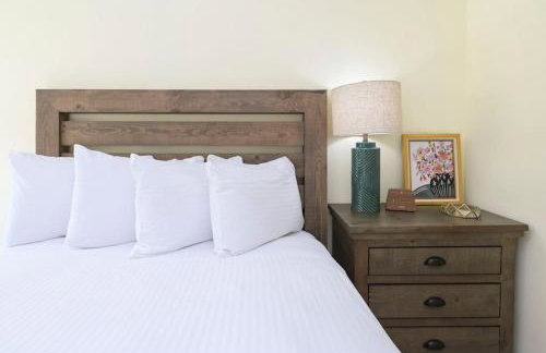 Cozy 2BR Home Near Ft Jackson - Photo 31