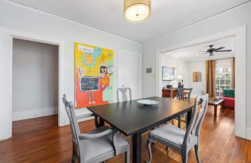 Elegant and Colorful 1BR with Covered Porch - Foto 21