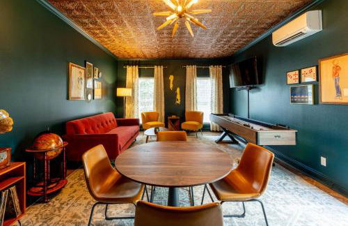 Artsy Downtown Retreat w Hot Tub - Foto 30