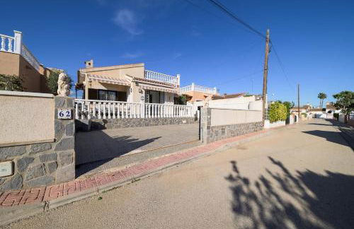 Lovely villa with private pool - Foto 12