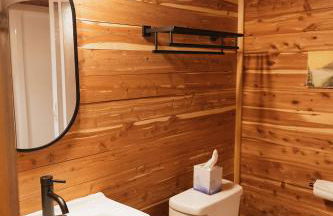 "The Lantern" Woodsy Cabin Experience w/ HotTub - Foto 4