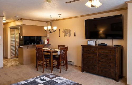 Mountain Getaway and Pool at Brian Head Ski Resort - Photo 6