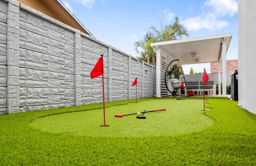 Spectacular Miami- Htd Pool,5 Bdrooms ,MiniGolf, Playground, Baby Items, BBQ - Photo 48