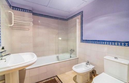 Spacious apartment in Marbella - Photo 18