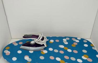 Stunning 1-bedroom annexe flat with own entrance near London - Photo 3