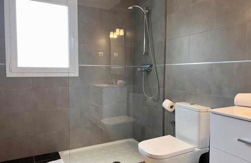 Casa Mas Ambros con piscina desbordante - Foto 32