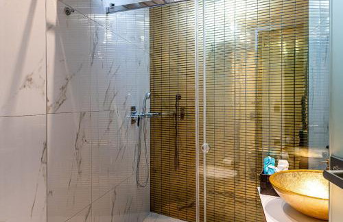 Moon Boutique Hotel - Ultra Luxury Suites with Pool, Perfect for Fun and Relaxation By Villa Mana Gers - Photo 49