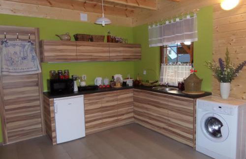 Dom drewniany na Kaszubach, rzeka, las, pola, niedaleko jeziora - Foto 32