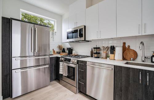 Perch - Urban Reflection 18 - Photo 12