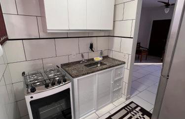 Casa a 2 min praia - Ar condicionado e conforto - Foto 2