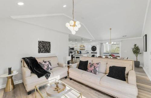 Renovated bungalow in DT Raleigh w firepit & king bed - Foto 2